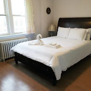  Séjour chez l'habitant Cozy Private Rm Heart Of North York Free Parking Full Kitchen Close To Downtown Canada